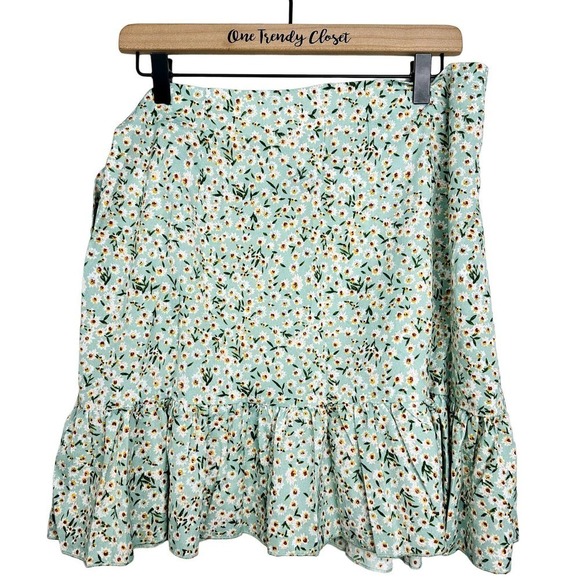 Lulus NWT Flourishing Dreams Ditsy Floral Print Wrap Mini Skirt Mint Green Sz XL - Picture 2 of 7